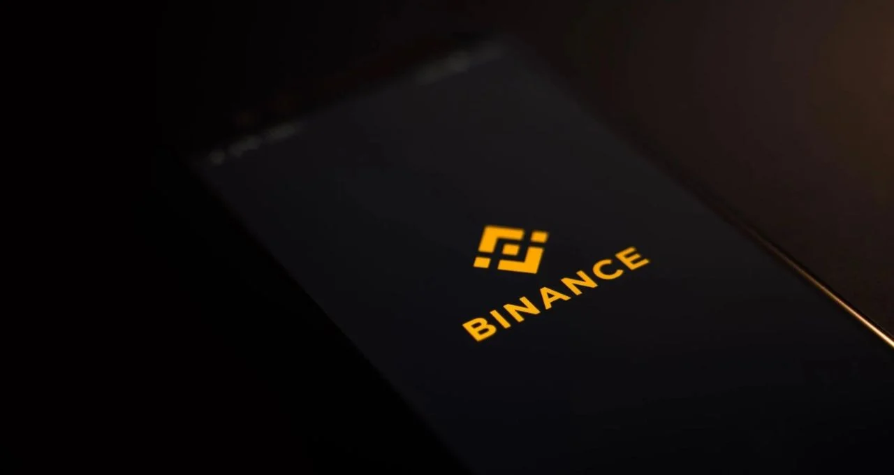 Binance Converte R$ 5 Bilhões em Bitcoin (BTC) de Fundo de Emergência: Entenda a Estratégia da Gigante Cripto em Meio à Queda do Mercado