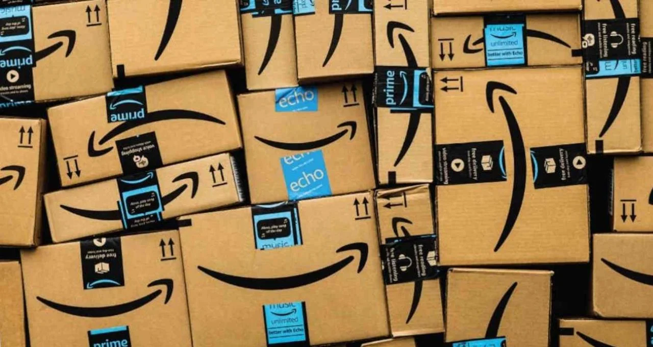 Amazon (AMZN) surpreende com receita, mas ação despenca após anúncio de investimento bilionário em IA e chips