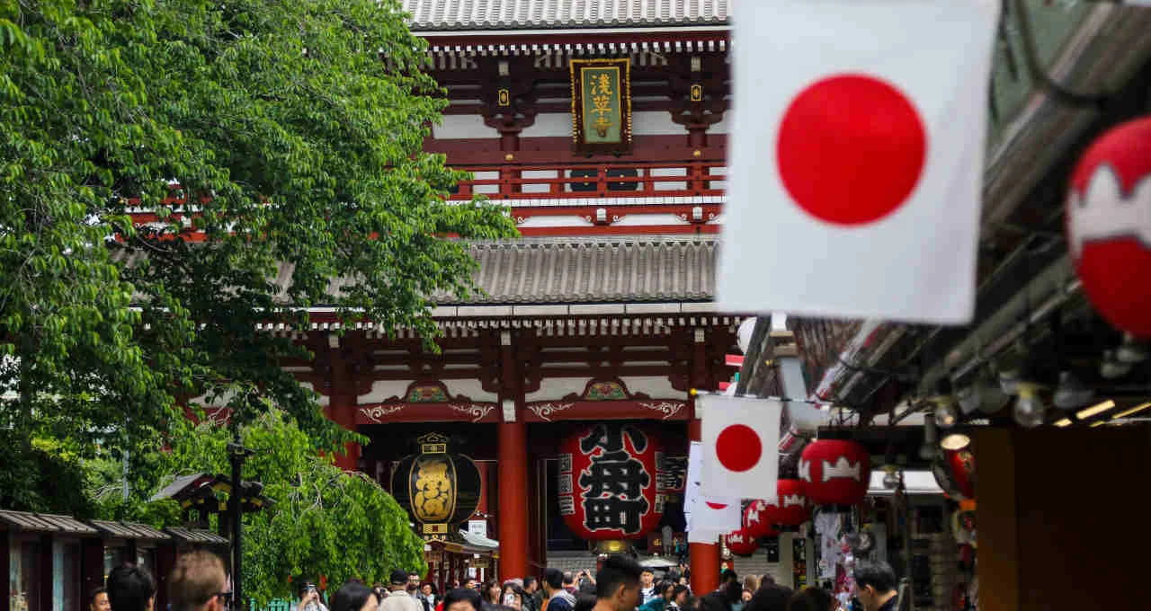 Dama de Ferro do Japão: Takaichi vence eleição e promete cortes de impostos e gastos militares contra a China