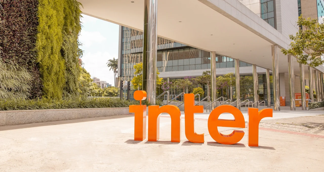 Inter&Co Lucro Recorde, Klabin Queda e Raízen Rebaixada: Destaques Corporativos da Semana!