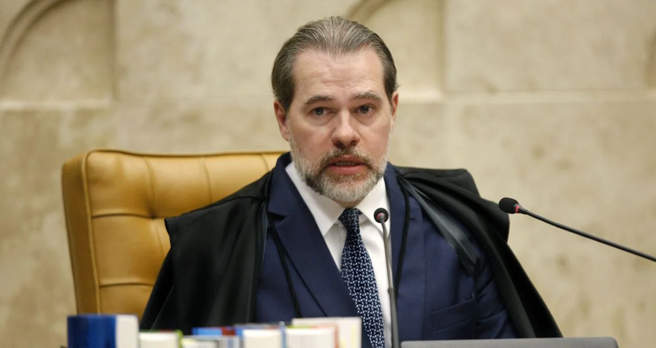 PF pede suspeição de Dias Toffoli no caso Banco Master após menções em celular de Daniel Vorcaro; ministro rebate