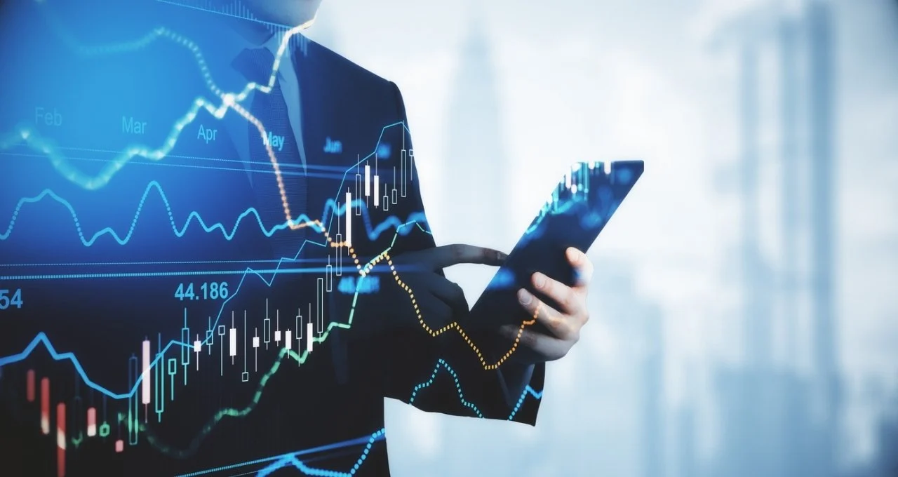 Radar do Trader: Ibovespa Futuro em Xadrez em 190 Mil Pontos, Dólar Sobe e Mercado Busca Sinal para Movimento Decisivo