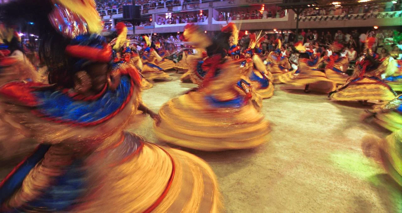 Carnaval, Samba e Dólar: A Polêmica Homenagem a Lula na Niterói e o Que Isso Realmente Significa