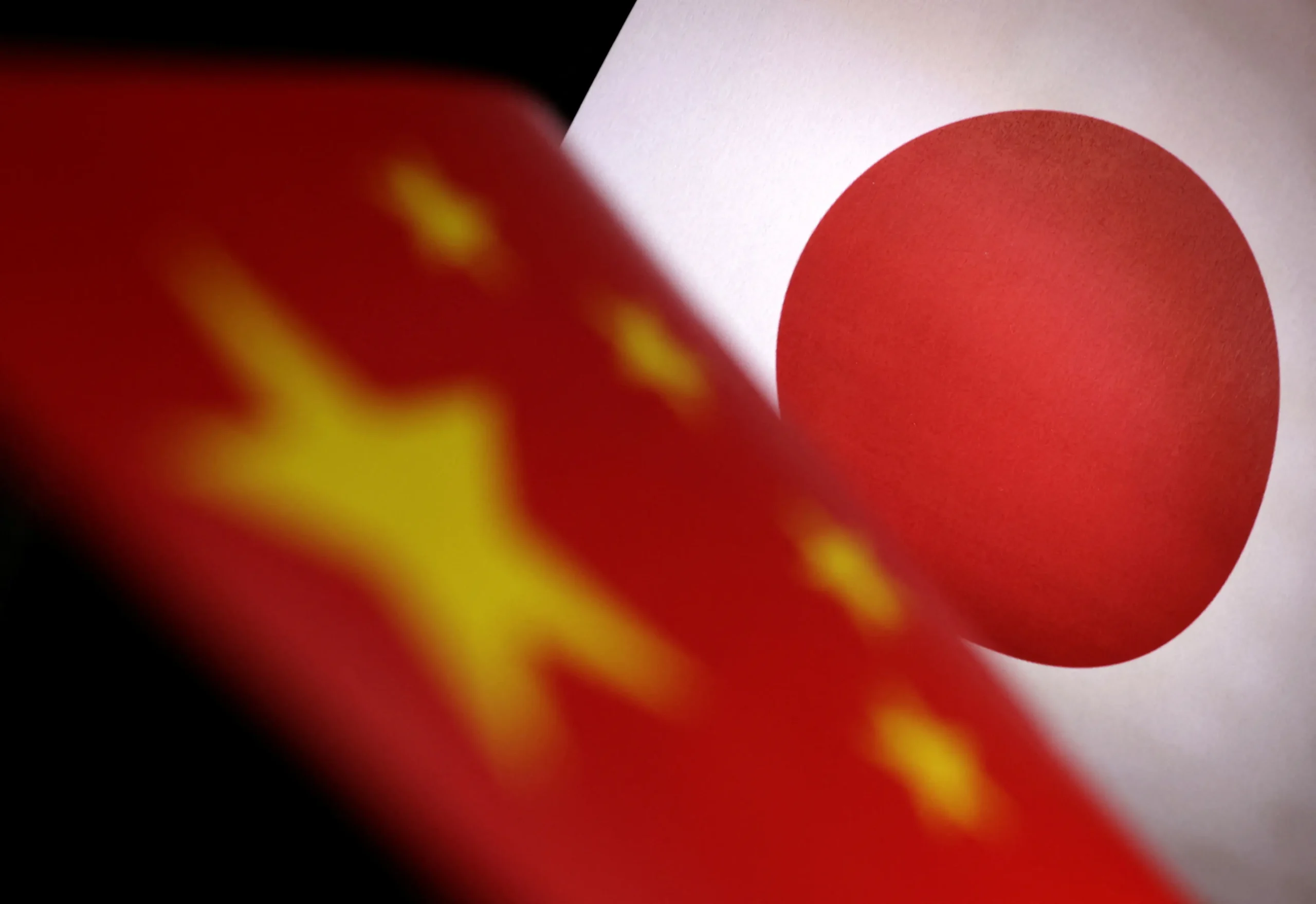China Impõe Restrições Severas: 40 Empresas Japonesas Sob Fogo Cruzado em Nova Lista de Exportação