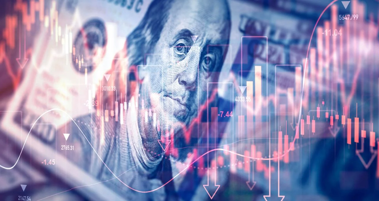 Dólar em Baixa: Moeda Americana Cede Mais de 2% em Fevereiro Frente ao Real, Apesar de Tensões Globais e Inflação nos EUA