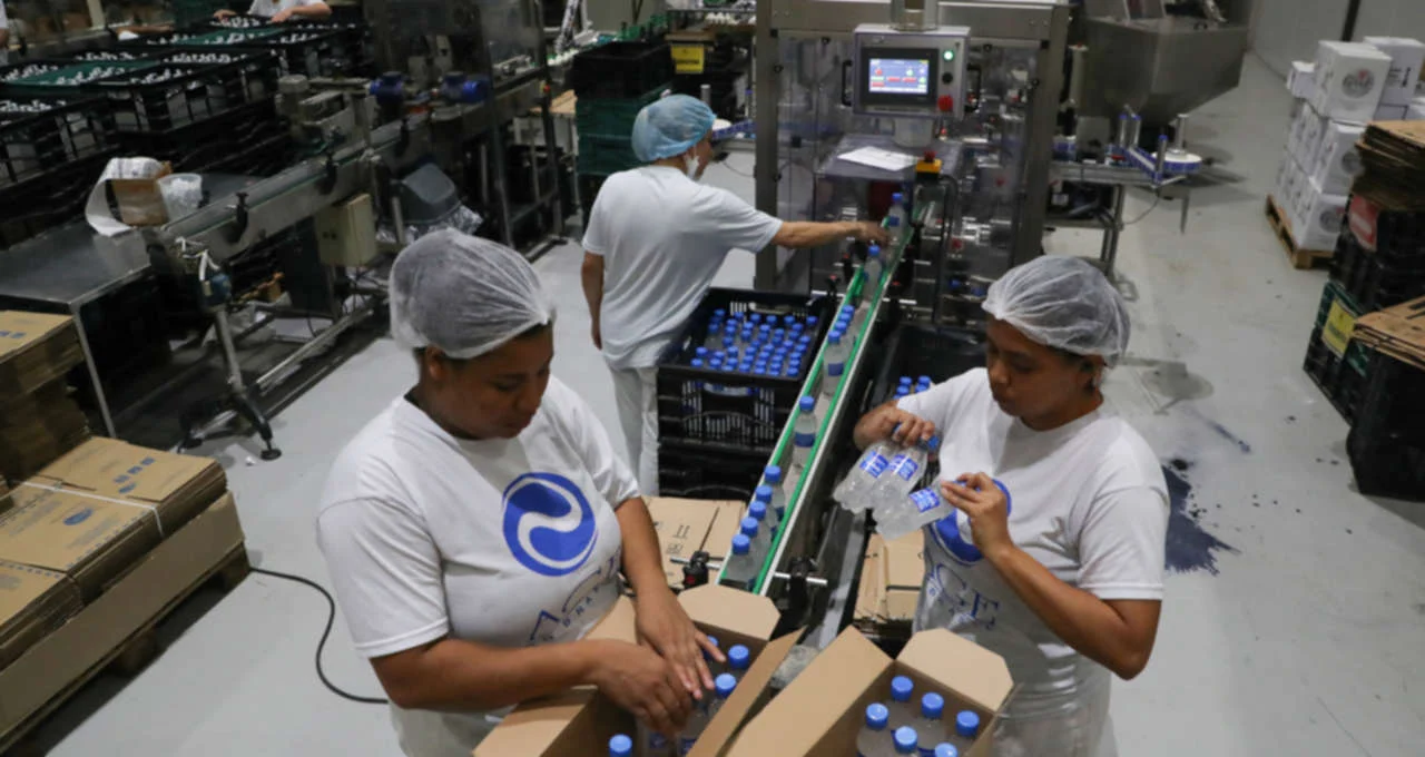 Indústria trava debate sobre fim da escala 6×1 e redução de jornada na Câmara, temendo impacto eleitoral e econômico