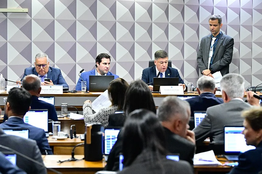 Corrupção Dispara como Maior Preocupação Nacional: 59,9% dos Brasileiros Alertam para o Problema, Superando Economia e Segurança