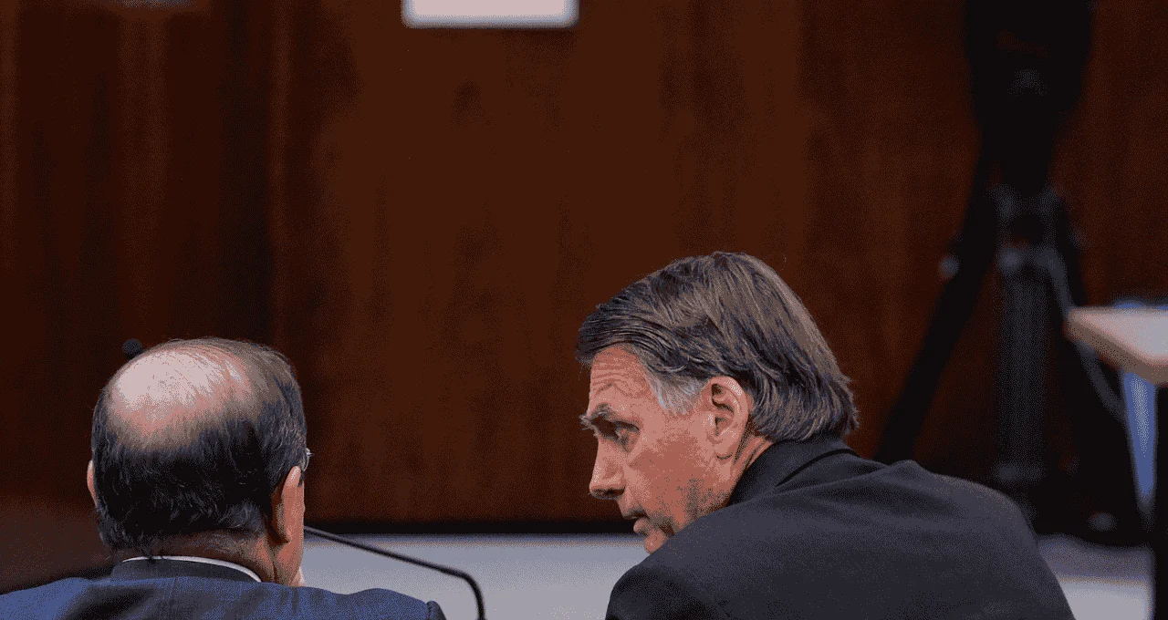 Boletim Médico: Bolsonaro com Alta Prevista para Sexta-feira (27) Após Pneumonia; Prisão Domiciliar de 90 Dias Concedida