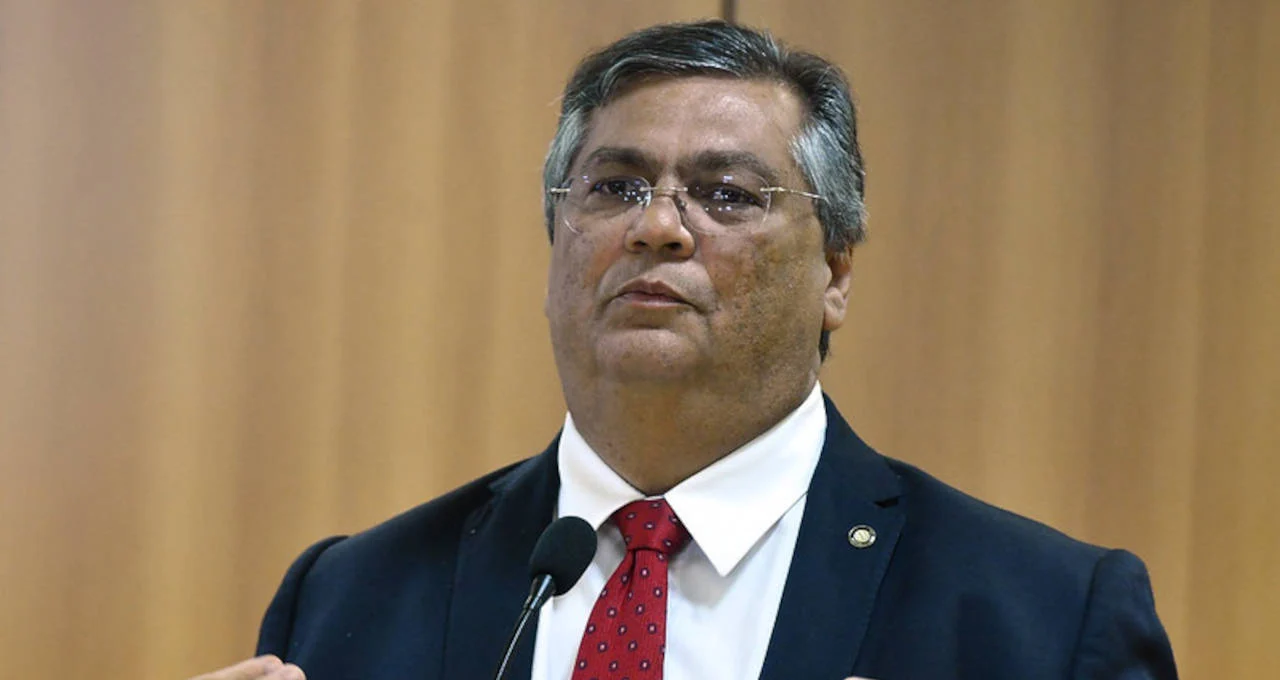 Flávio Dino Impõe Fim ao Saque em Dinheiro de Emendas Parlamentares: Mais Transparência e Menos Corrupção no Uso de Verbas Públicas