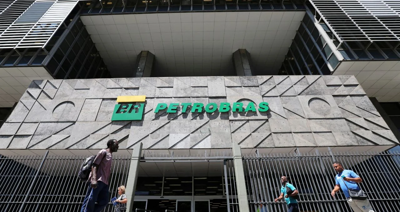 Petrobras (PETR4) Dispara 38,81% em Dólares em 2026, Superando Gigantes em Meio à Guerra no Oriente Médio