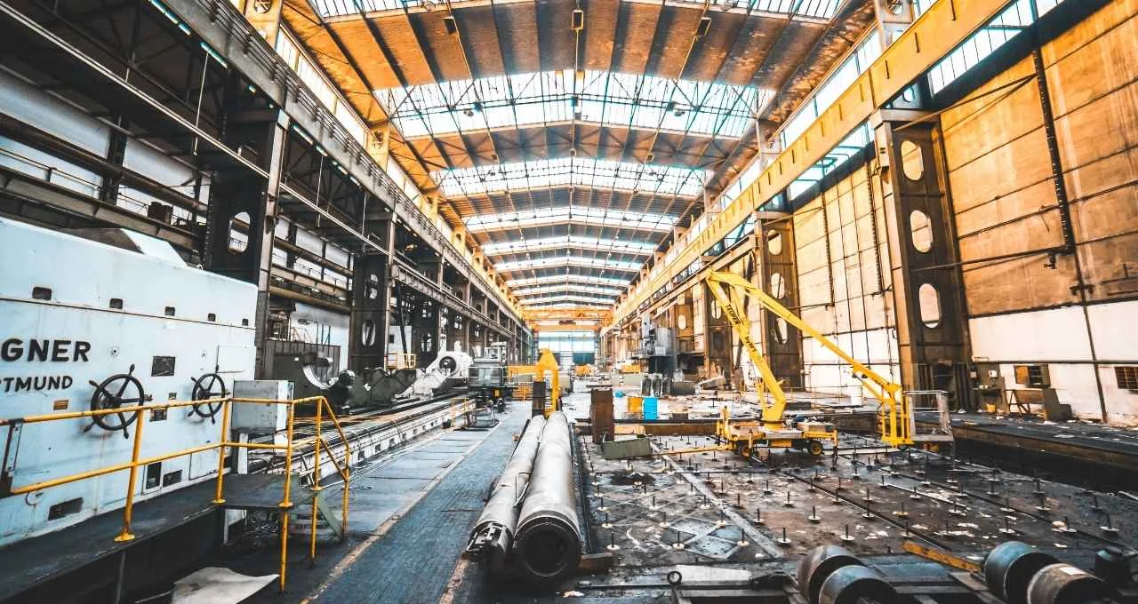 Produção Industrial Brasileira Dispara 1,8% em Janeiro, Superando Expectativas e Indicando Recuperação em 2026