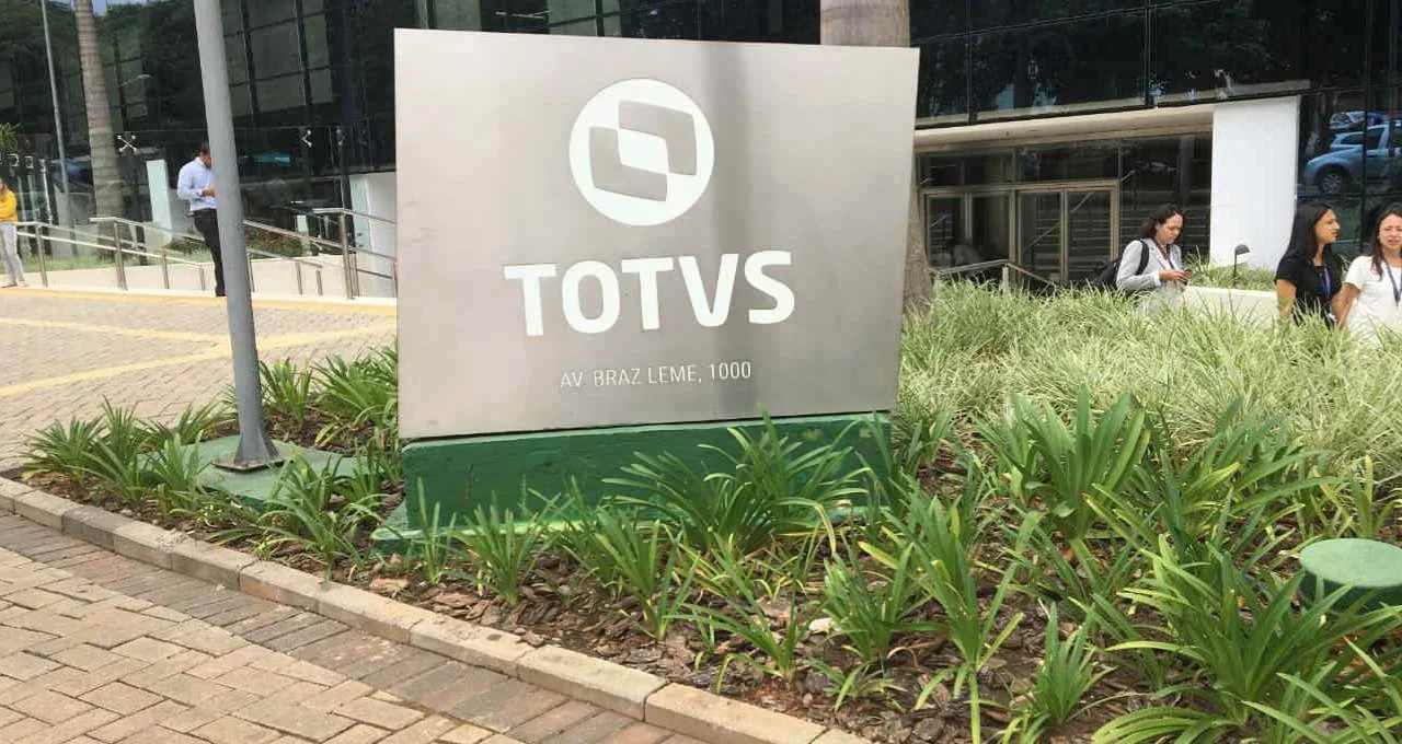 Totvs (TOTS3): Safra eleva recomendação para ‘compra’ e vê exagero na queda; ação pode subir 38,6%