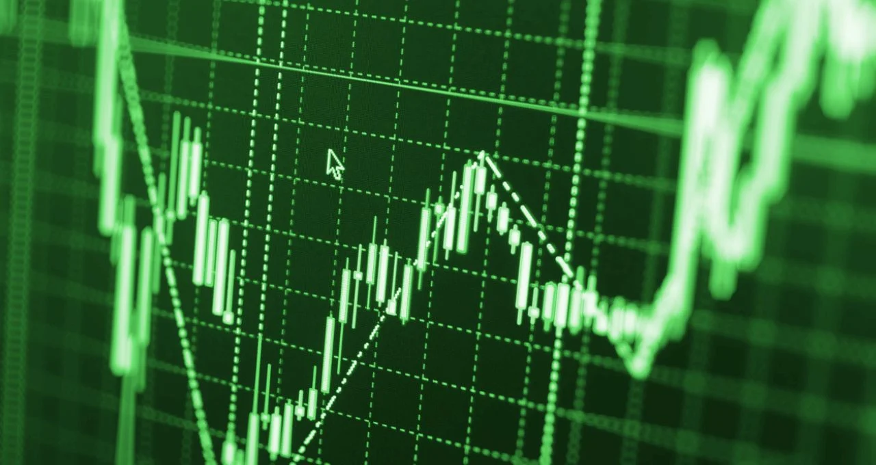 Ibovespa Dispara com Sinal de Paz de Trump no Irã, Dólar Cai a R$ 5,16 e Mercado Reage a Projeções da Selic