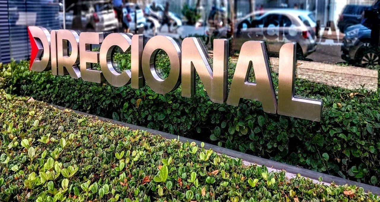 Direcional (DIRR3) despenca 5% mesmo com lucro robusto: analistas divididos sobre a compra da ação