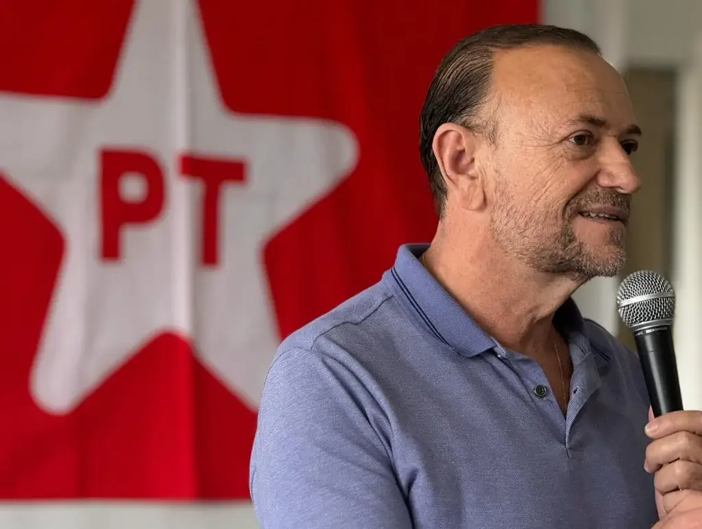 Edinho Silva, presidente do PT, declara: “Partido tem que ser antissistema” e convoca militância para as ruas e redes sociais