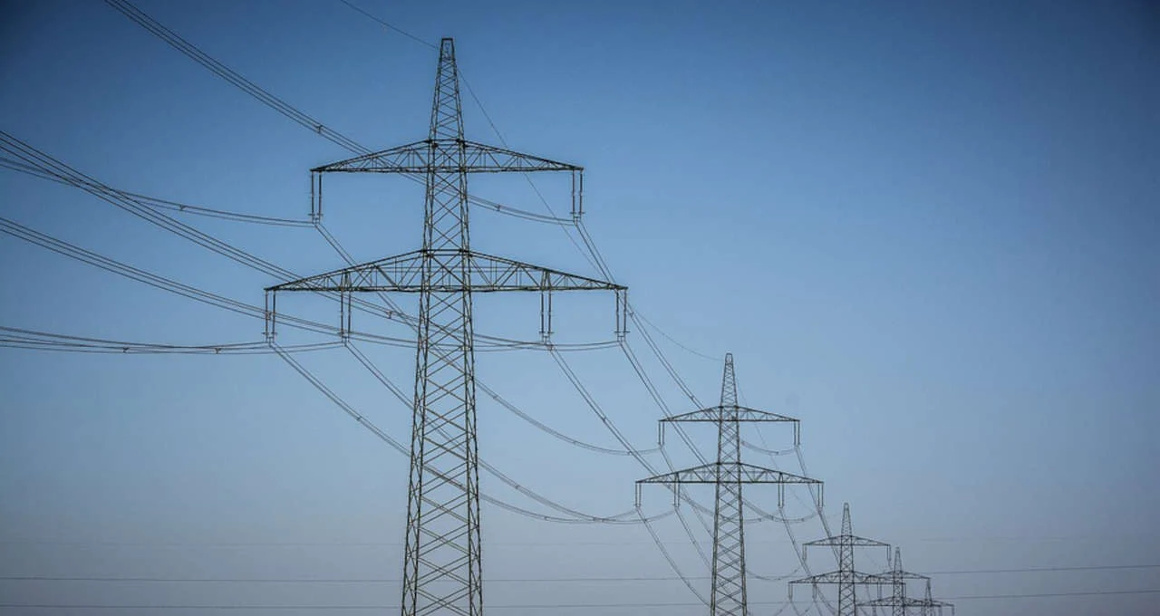 Brasil Garante 19 GW em Leilão de Energia: Petrobras, Eneva e Copel Fecham Negócios Bilionários com Preocupação de Consumidores