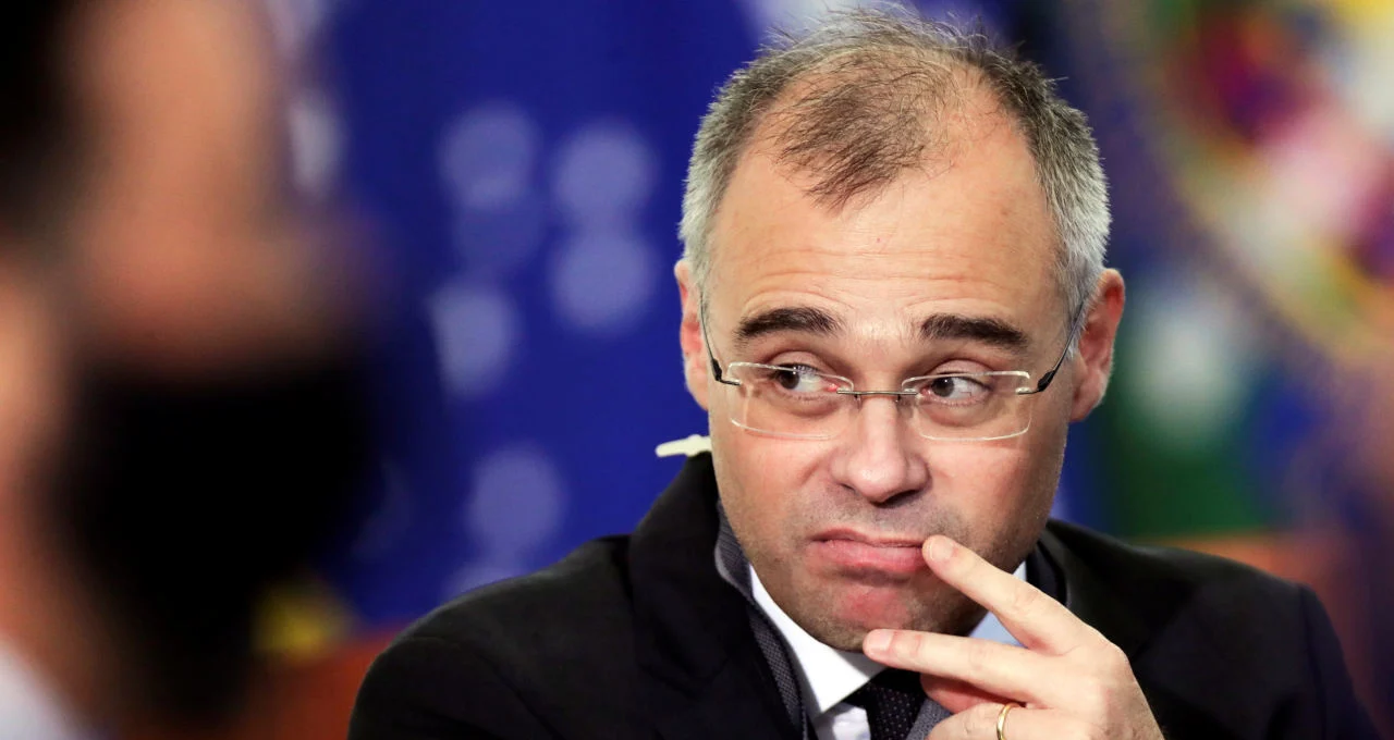 Mendonça autoriza transferência de Daniel Vorcaro para PF em meio a negociações de delação premiada