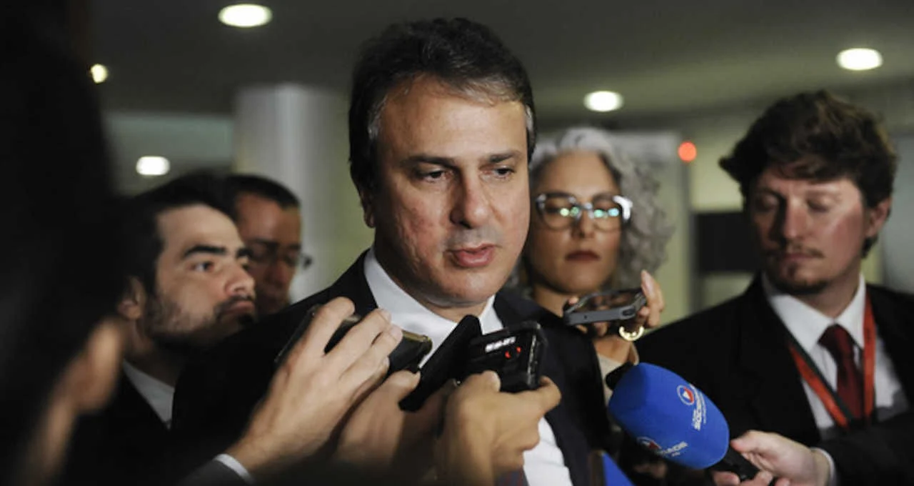 Camilo Santana deixa Ministério da Educação para impulsionar campanha de Elmano de Freitas no Ceará, aponta Lula