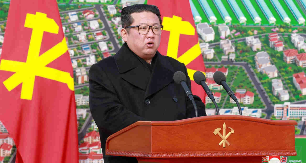 Kim Jong Un Declara Arsenal Nuclear da Coreia do Norte “Irreversível” e Aponta Sul como Estado Hostil