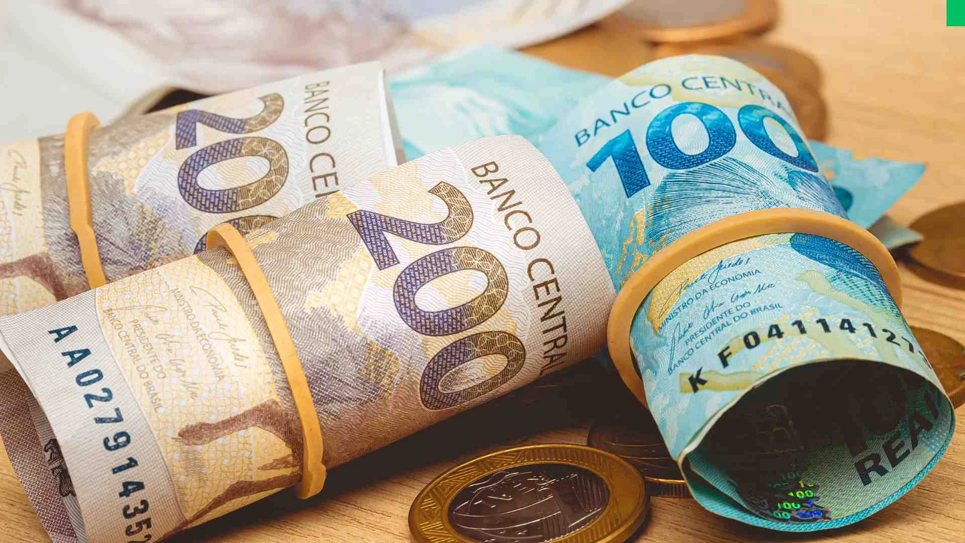 Arrecadação Federal Recorde em Fevereiro: R$ 222 Bilhões, Maior Resultado Desde 2011 Impulsionado por Setores Chave