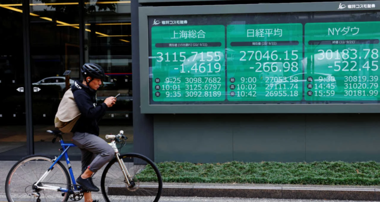 Bolsas Asiáticas Disparam com Notícias de Cessar-Fogo EUA-Irã, Petróleo Cai Mais de 6% e Impulsiona Euforia nos Mercados