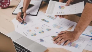 Juros Altos no Brasil Freiam Crédito Privado, Mas Dívida Corporativa nos EUA Ganha Atrativos em Meio a Tensões Globais