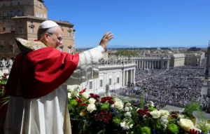 Papa Leão XIV celebra primeira Páscoa, envia forte mensagem de paz em português e cita guerras em sua homilia