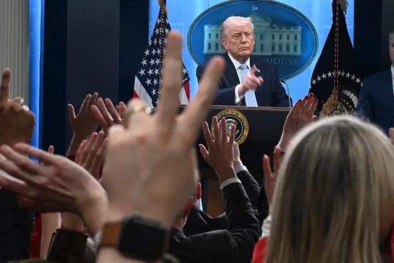 Trump Acha Saída Para Guerra no Irã, Mas Causas e Consequências da Conflito Ainda Geram Incógnitas Mundiais