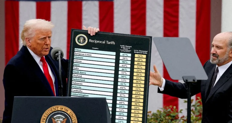 Trump Promete “Lembrar” Empresas que Pedirem Reembolso de Tarifas Ilegais e Critica Quem Recebe Dinheiro de Volta