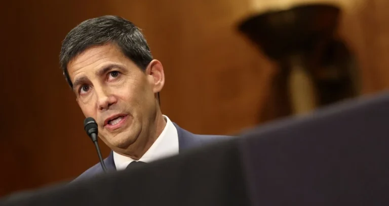 Indicado de Trump para o Fed promete independência e desafia pressões por cortes de juros; entenda o impasse