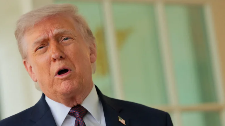Trump critica Irã e ameaça: ‘Ou destruímos ou fazemos um acordo’, EUA querem paz, mas negociações estagnam