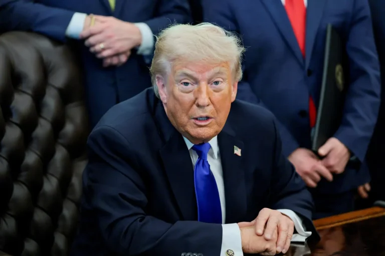 Trump acusa Irã de atacar navios em Ormuz e cita cargueiro sul-coreano em meio a escalada de tensões