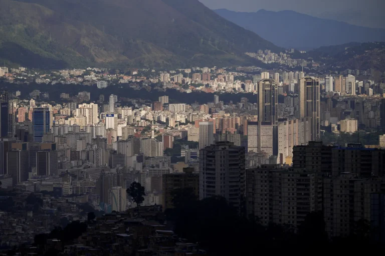 EUA liberam Venezuela para buscar assessoria em renegociação de dívida bilionária em default