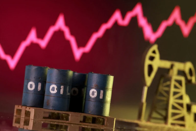 Petróleo Cai 4% com Cessar-Fogo Irã-EUA, Mas Preços Seguem Altos Acima de US$ 100 o Barril