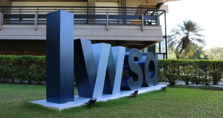 LWSA (LWSA3) Surpreende: Lucro Líquido Dispara 45,3% no 1º Trimestre de 2026, Superando Expectativas em Cenário Desafiador