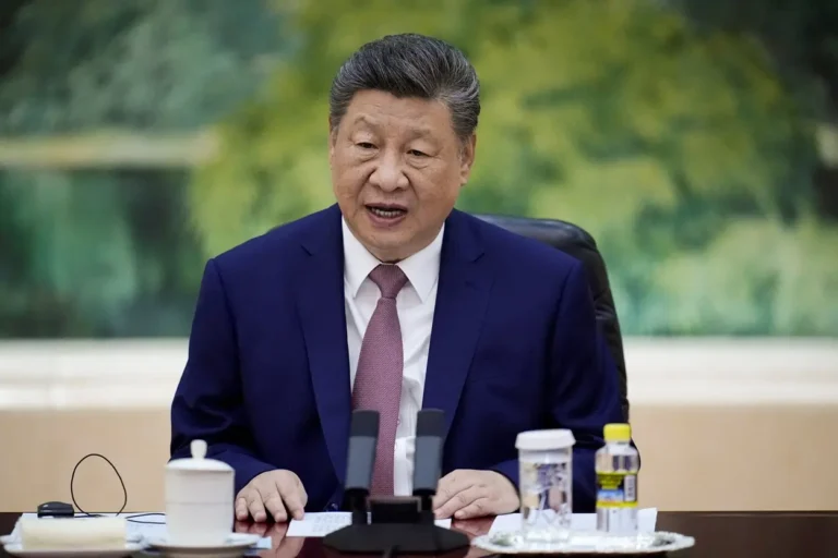 Coração Dividido: Xi Jinping Perde Confiança em Generais e Inicia Expurgos Massivos no Exército Chinês
