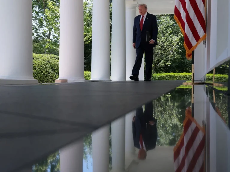 Trump Detona Proposta de Paz do Irã: “Totalmente Inaceitável” e Acusa Teerã de “Brincar” com EUA há 47 Anos