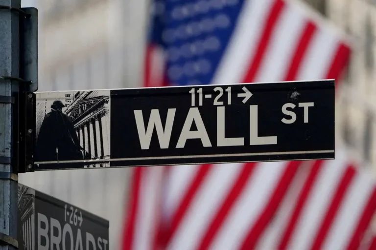 Futuro de Wall Street em Queda: Petróleo Dispara com Tensão Irã-EUA e Inflação no Radar Global
