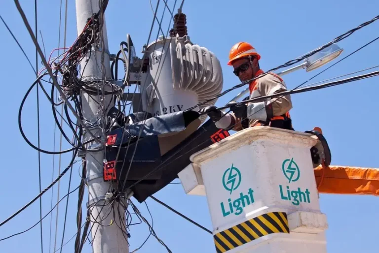 Light (LIGT3) Surpreende com Lucro Líquido de R$ 2,8 Bilhões no 1º Trimestre, Alta de 573% Impulsionada por Créditos Tributários e Renovação de Concessão