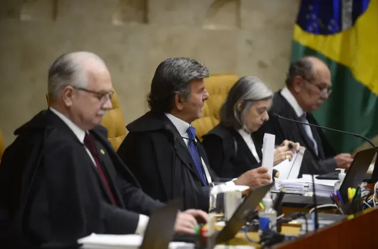 Gilmar Mendes acusa Fachin de obstruir pauta do STF e aprofunda crise interna com “filibuster” na Corte