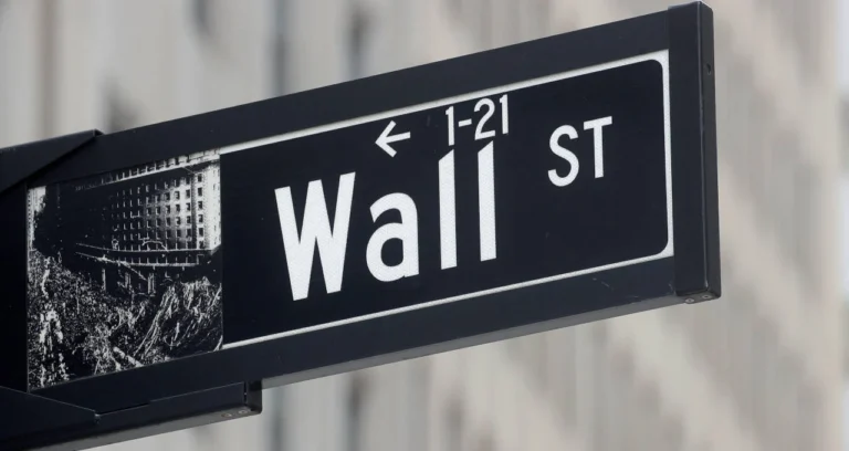 Wall Street em Alta: Otimismo com Paz no Oriente Médio e Nova Era no Fed Impulsionam Dow Jones a Recordes
