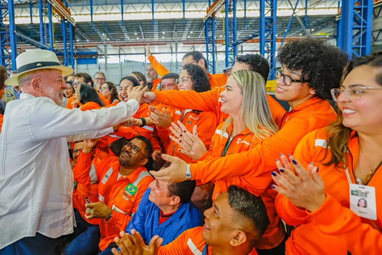 Lula alerta: IA e fake news podem distorcer eleição de 2026; Petrobras anuncia R$ 2,8 bilhões em investimentos no Amazonas