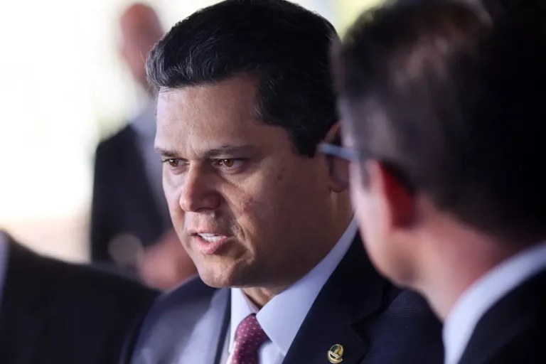 Alcolumbre confirma debate sobre PEC 6×1 antes das eleições: Senadores buscam evitar desgaste político com trabalhadores