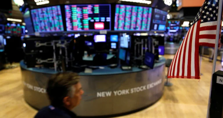Wall Street Dispara: Nasdaq Rompe 27 mil e Dow Jones 51 mil com Otimismo em Negociações EUA-Irã e Rali Tech
