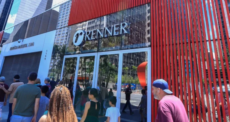 Lojas Renner (LREN3): Itaú BBA eleva preço-alvo para R$ 18 e recomenda compra, mas prefere C&A no setor de varejo