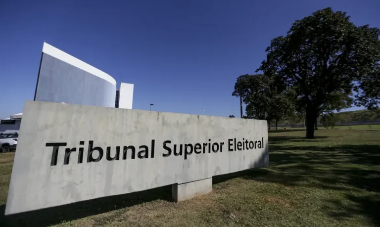 Fundo Eleitoral 2024: PL e PT Lideram Divisão Bilionária de R$ 4,9 Bilhões; Entenda Como o Dinheiro é Distribuído
