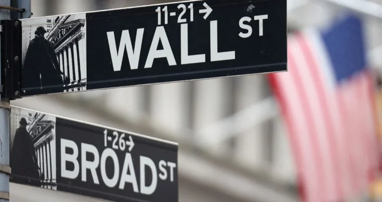 OpenAI e Anthropic no Rumo do IPO: A Corrida das Gigantes de IA em Wall Street para 2026