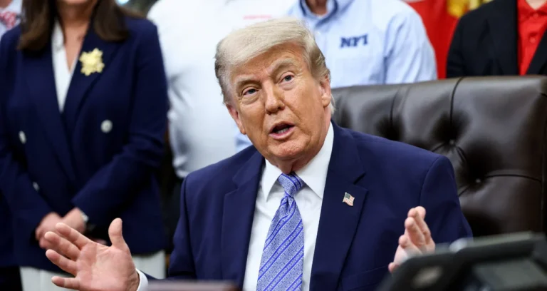 Aprovação de Trump em Baixa Histórica: Crise com Irã e Alta da Gasolina Pressionam Presidência