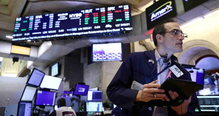 Wall Street Oscila: Nova Ameaça de Trump ao Irã e Expectativa por Dados de Inflação Moldam Mercado