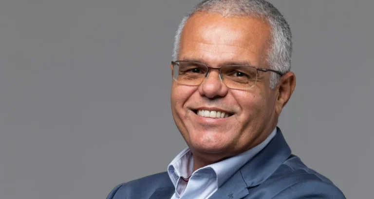 Custos de IA em Queda? Nvidia Aposta em Competição de Modelos e Aumento da Oferta de Hardware para Reduzir Preços